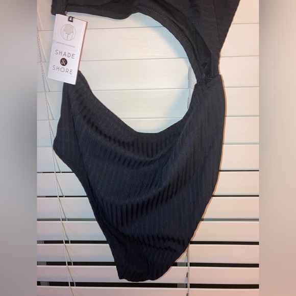 Black Cutout Swimsuit, 3 sizes - Picture 6 of 9